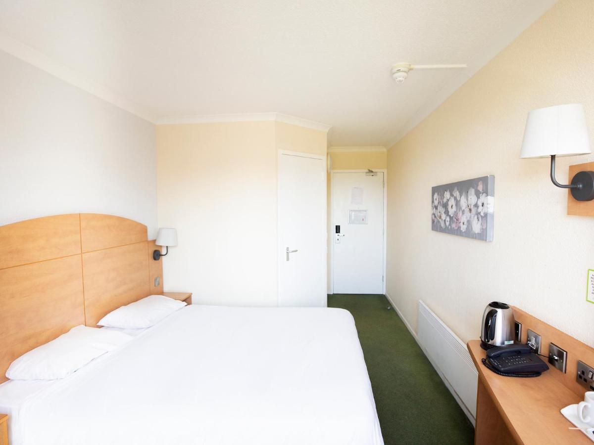 Campanile Milton Keynes - Fenny Stratford Hotel Exterior photo
